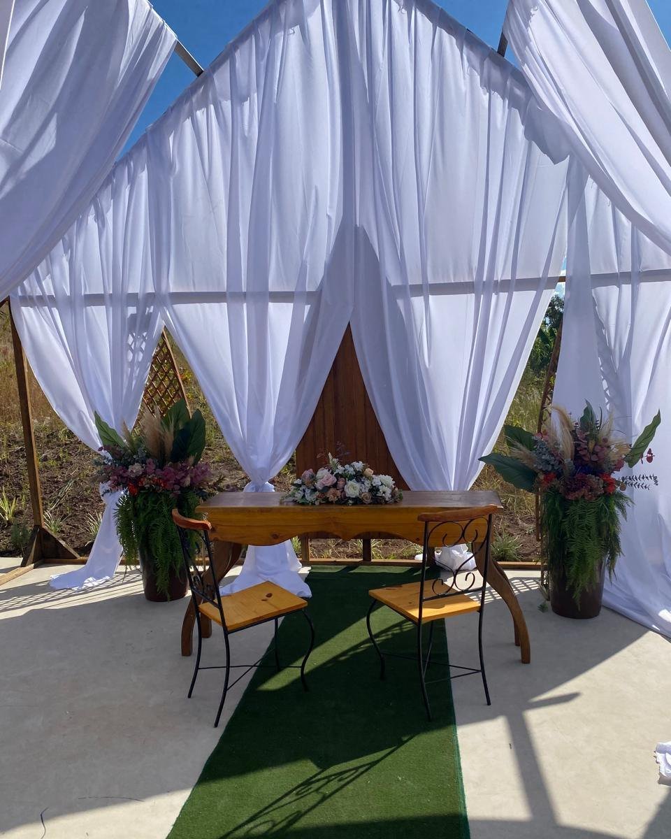 Cerimônia de casamento ao ar livre